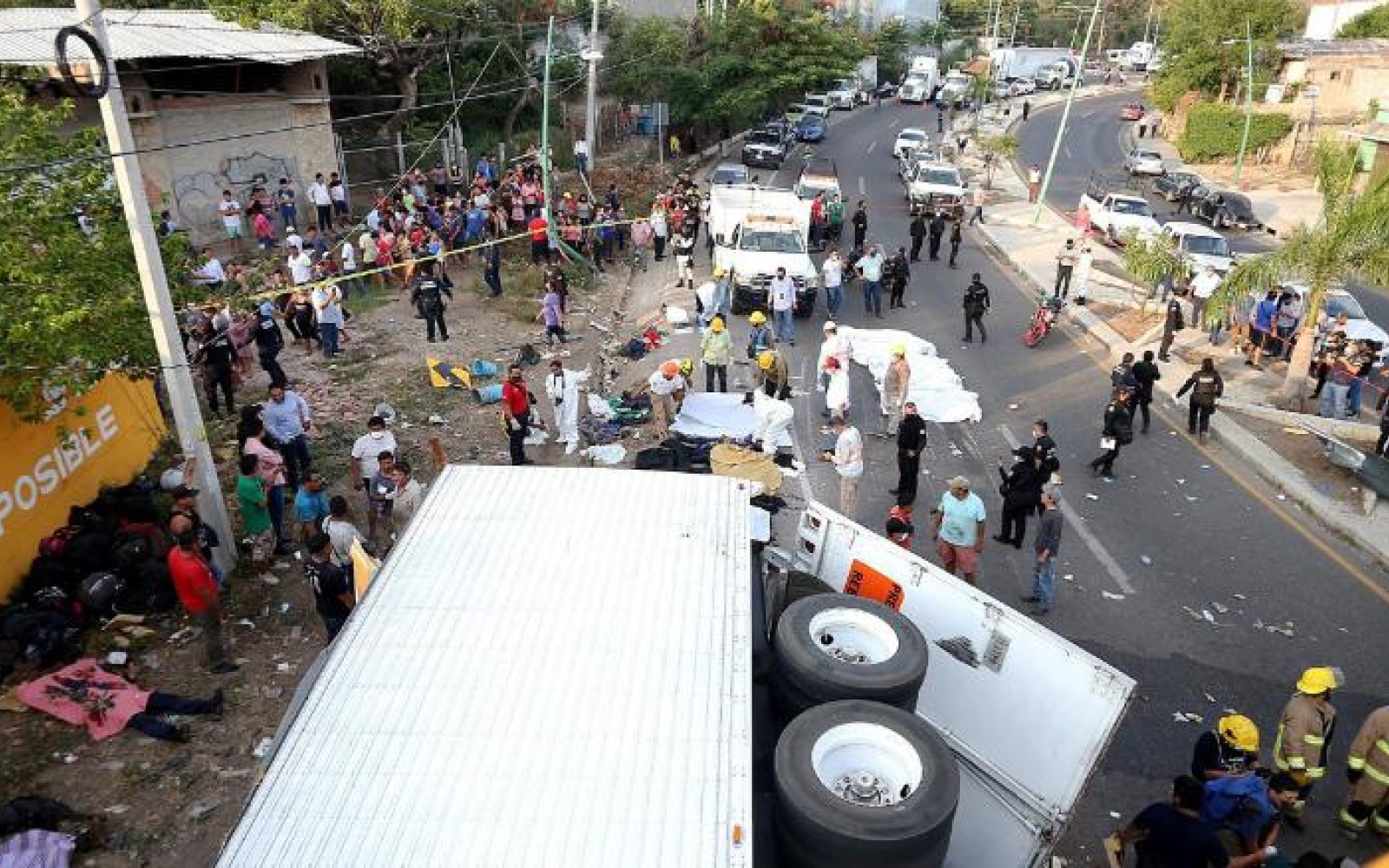 میکسیکو: ٹرک اُلٹنے سے 53 افراد ہلاک ،درجنوں زخمی