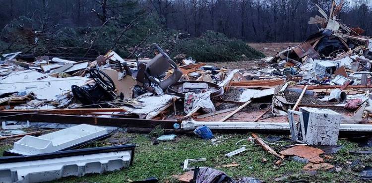 Storms engulf US: At least 50 dead after four tornadoes tear through ...