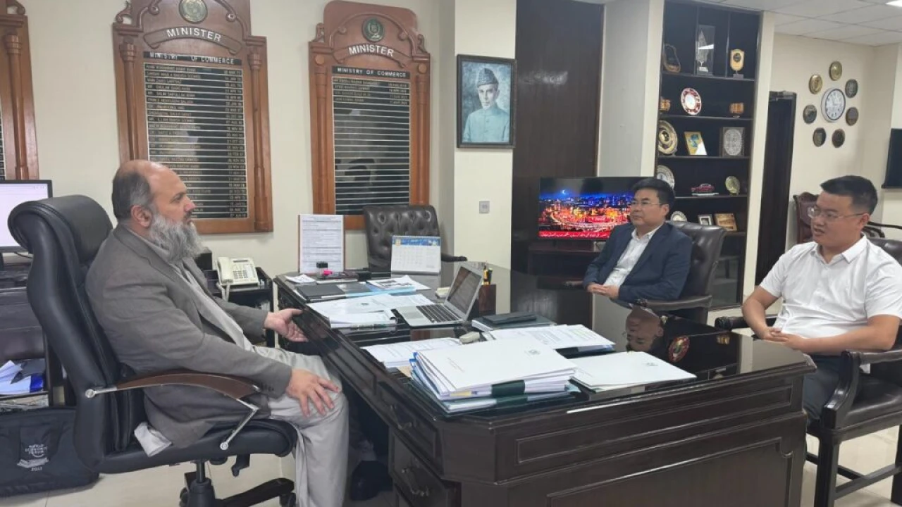 Commerce Minister, HanGeng discuss Investment opportunities in Gawadar