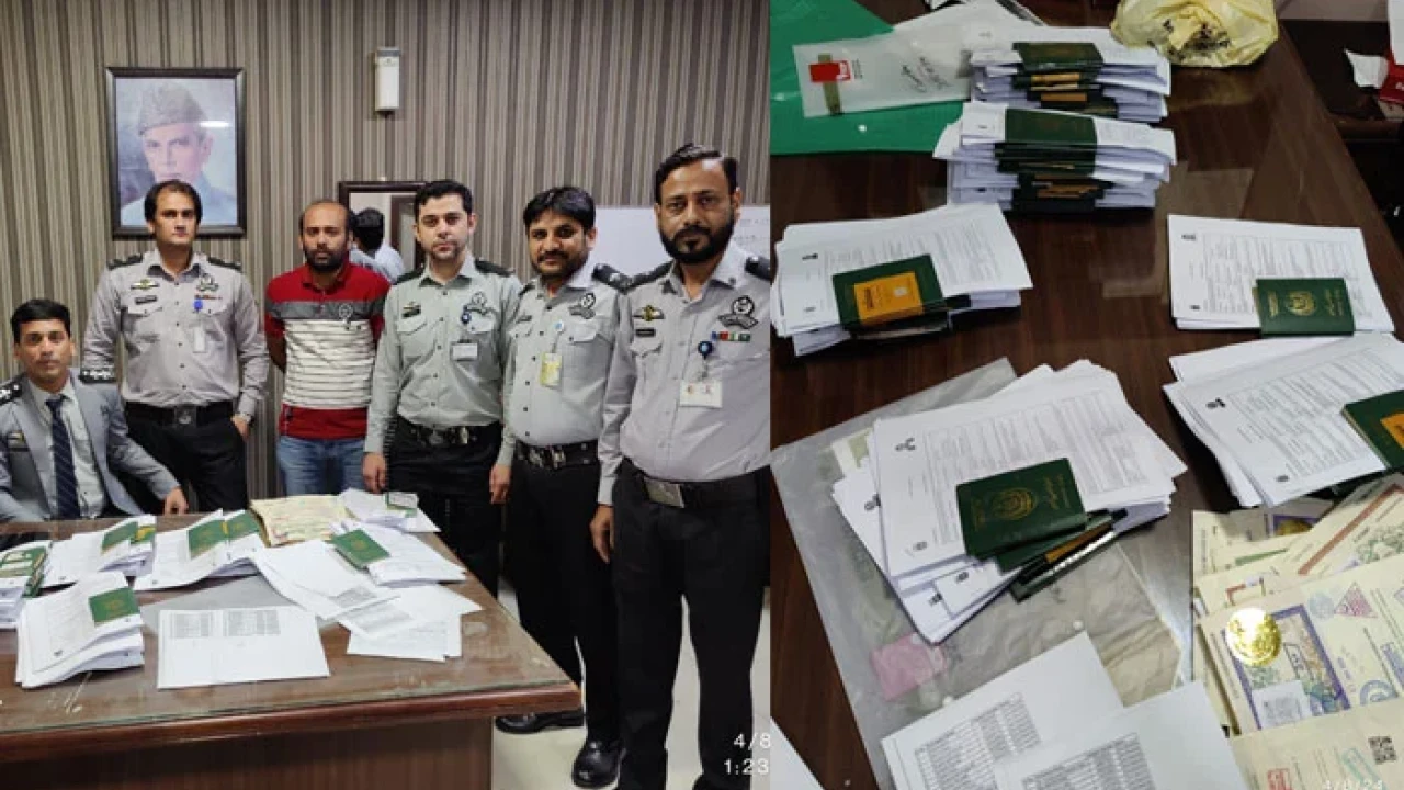 ASF receives 45 Pakistani passports from Iranian passenger