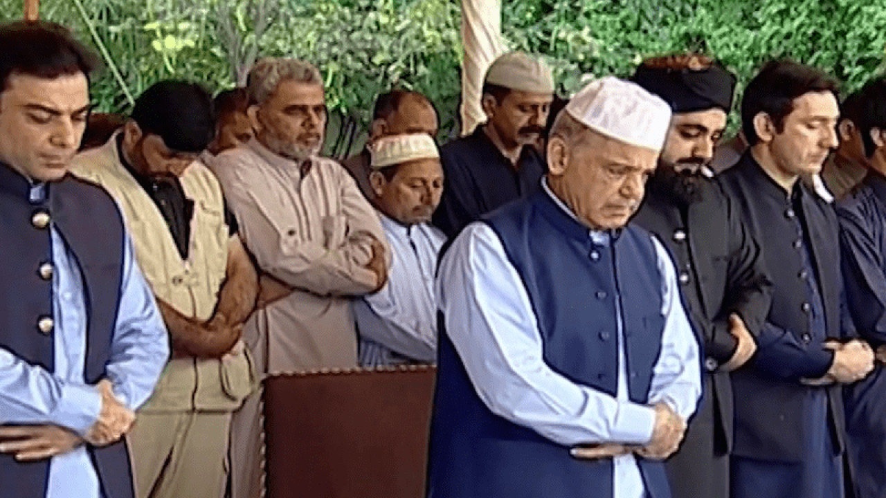 وزیر اعظم اور صدر سمیت دیگر سیاسی شخصیات کی قوم کو عید الفطر کی مبارکباد