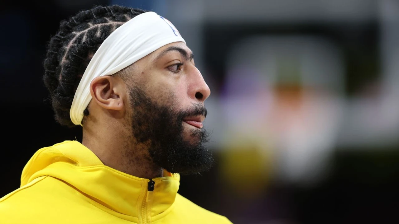 Lakers lose AD to eye injury against Wolves