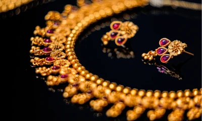 Gold price high by Rs2200 per tola in Pakistan 