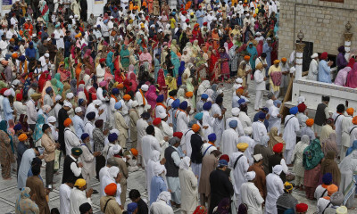 بیساکھی کے تہوار کیلئے سکھ برادری کی  کرتار  پور آمد