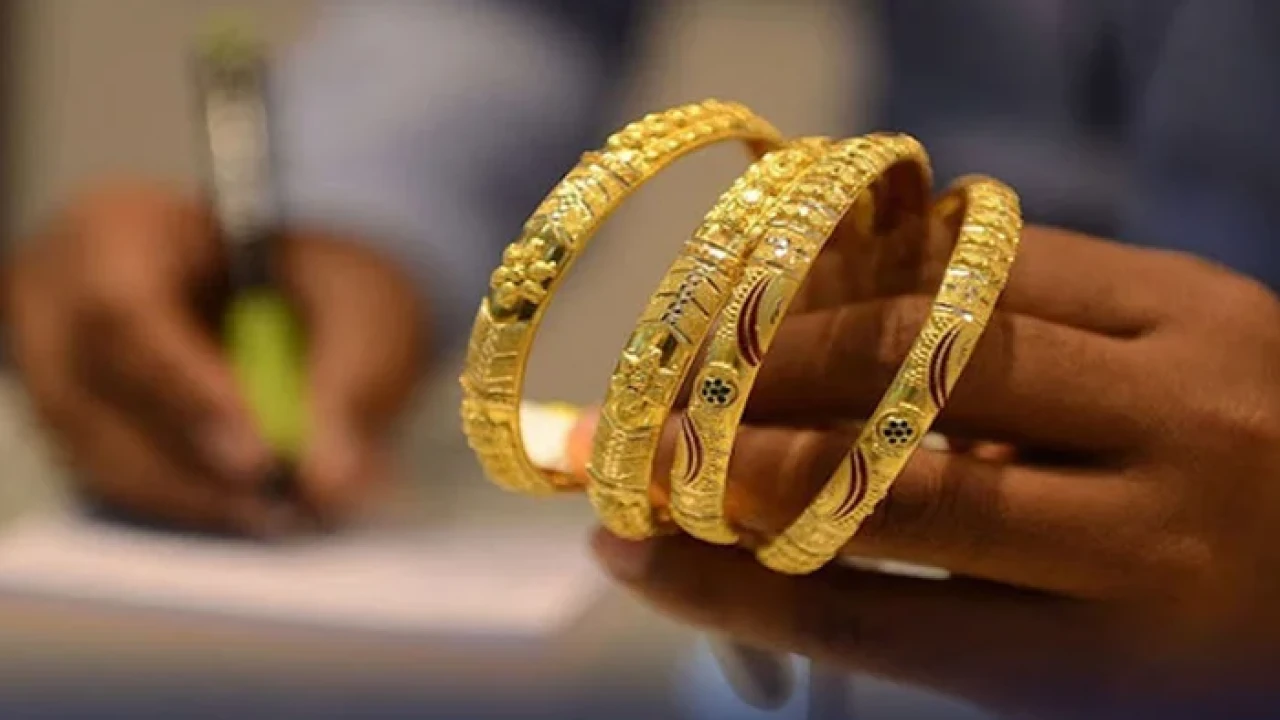 Price of gold increases again in Pakistan