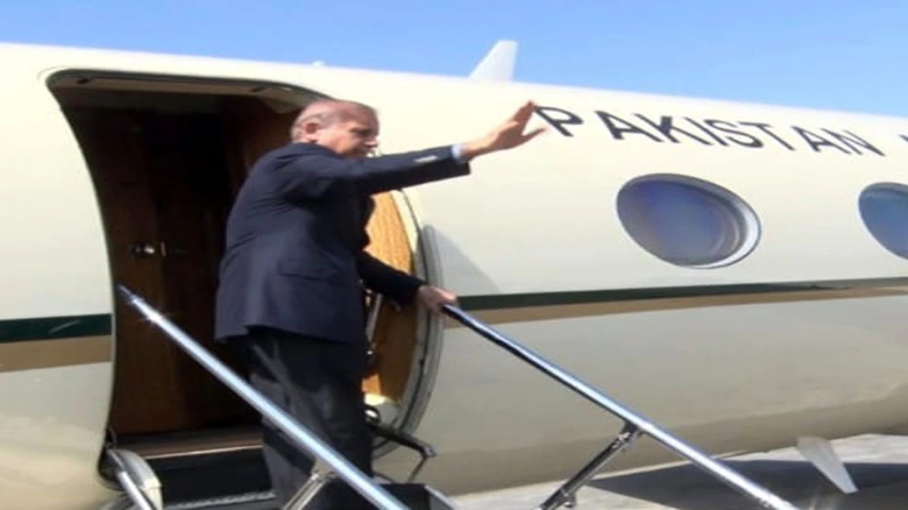 PM leaves for Riyadh to attend special meeting of World Economic Forum