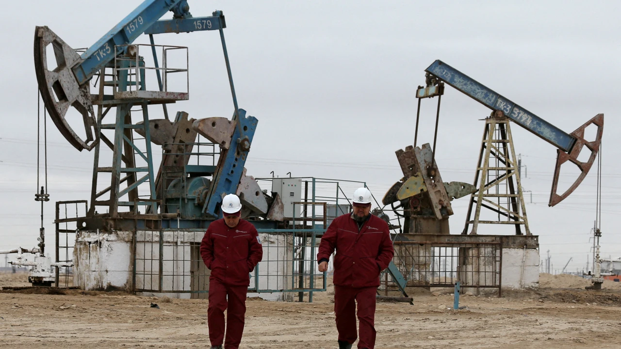 Oil tumbles for a third day on Middle East ceasefire hopes