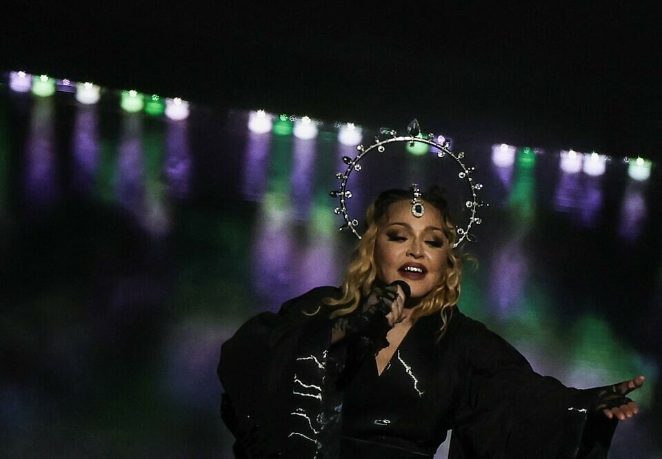 Brazilians throng to join pop icon Madonna's free concert - Vimarsana News
