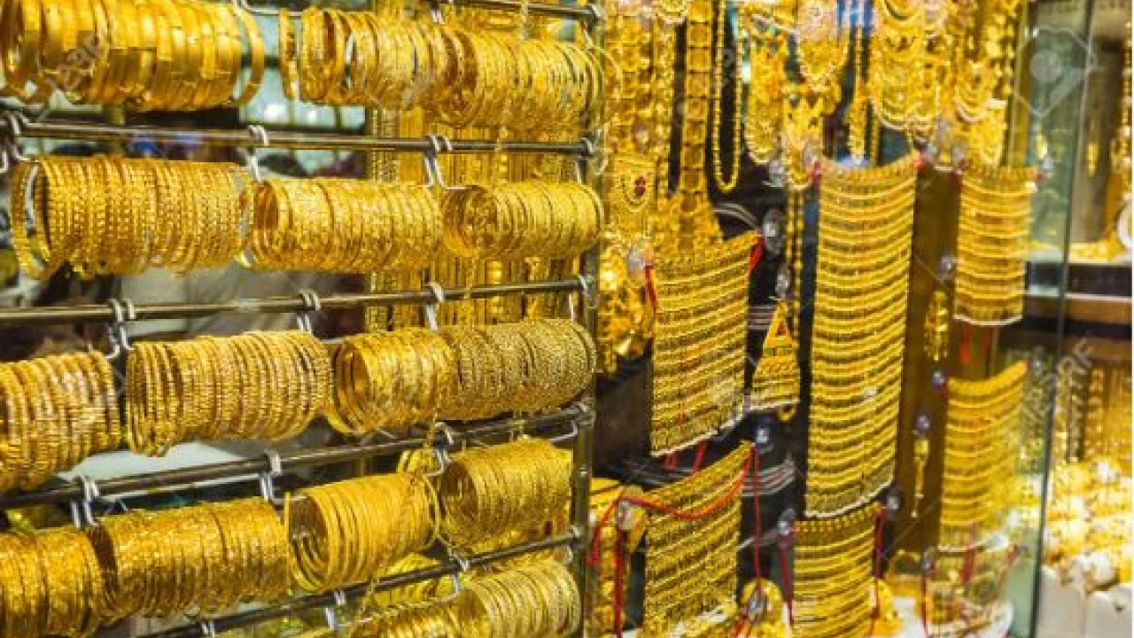 Per tola gold prices remain unchanged in Pakistan