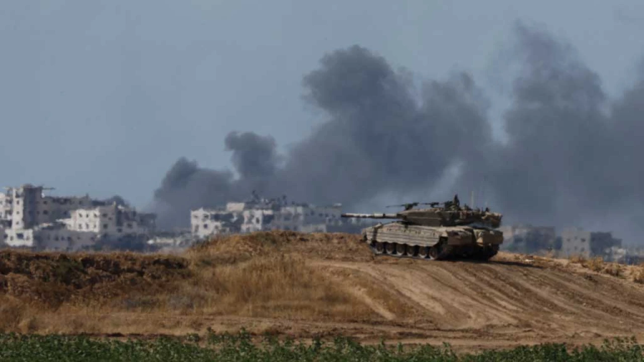 Israeli tanks reach residential areas in Rafah