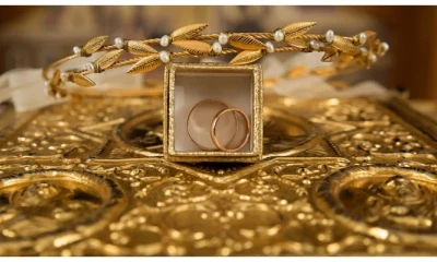 Gold price drops by Rs1900 per tola across country