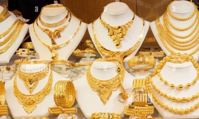 Gold price falls by Rs6,200 per tola