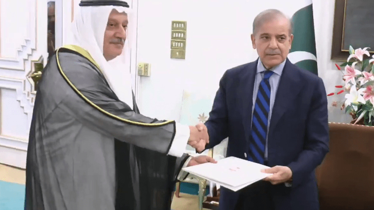 امیر قطر اور امیر کویت نے وزیراعظم کی دورہ پاکستان کی دعوت کو قبول کرلیا