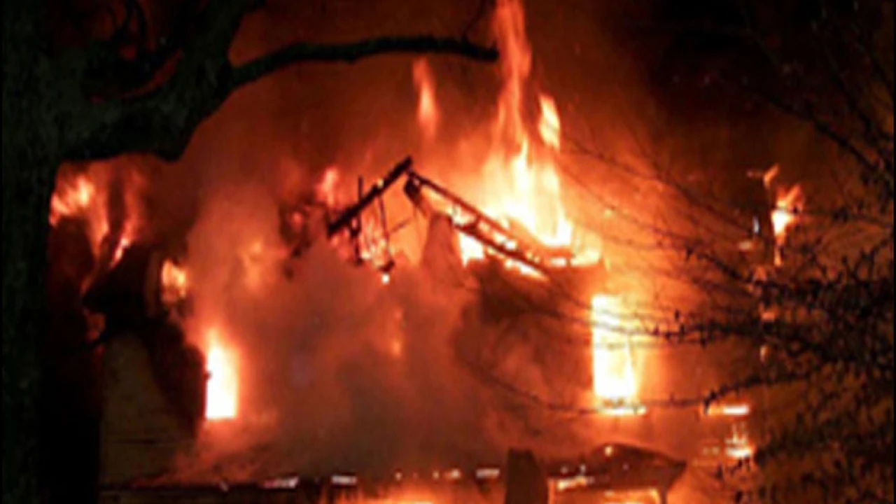 Two killed, four burnt in DI Khan house fire
