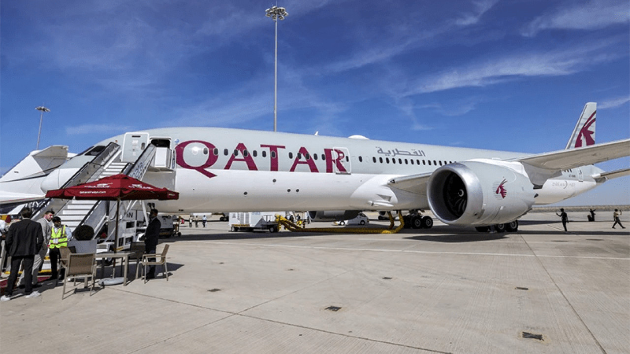 قطر ایئرویز کی فلائٹ میں شدید جھٹکوں کی وجہ سے 12 افراد زخمی