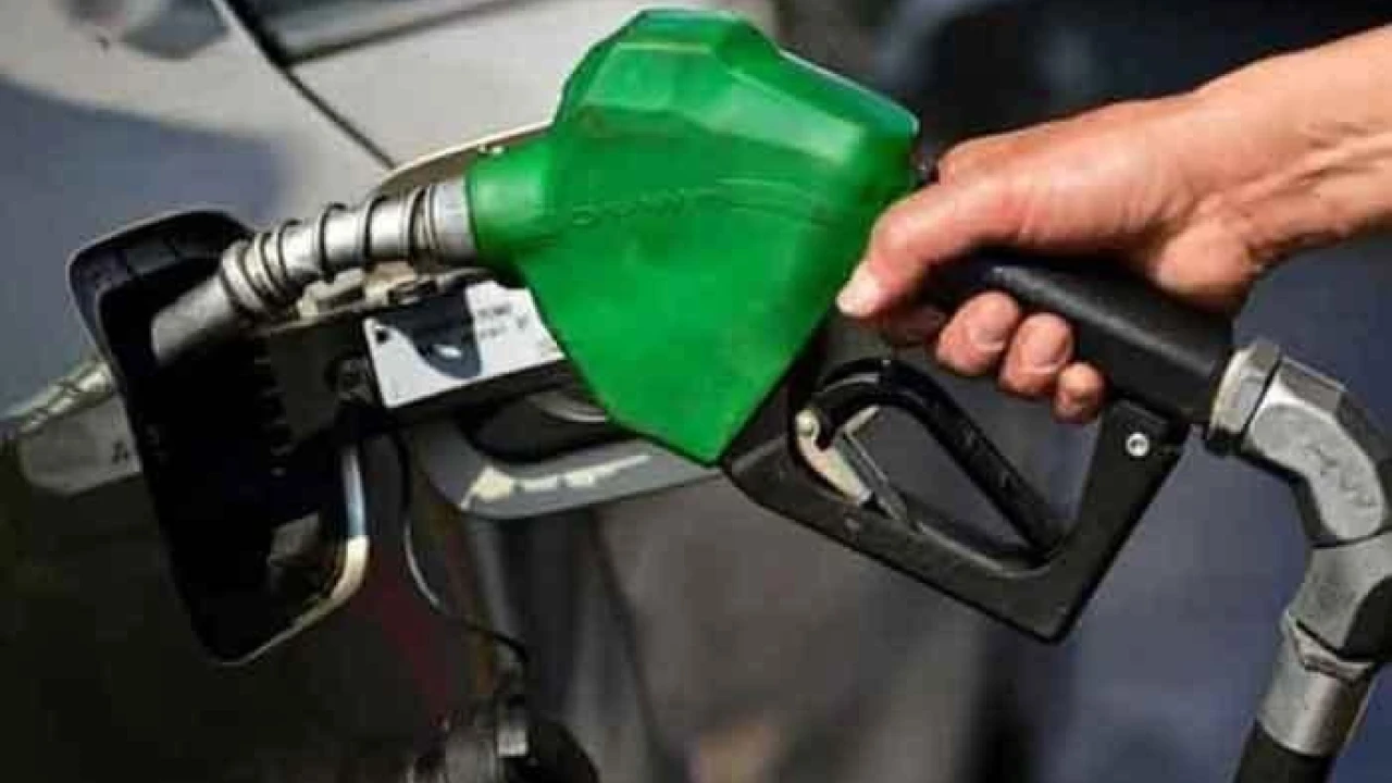 Shehbaz govt may reduce petrol, diesel prices by Rs5