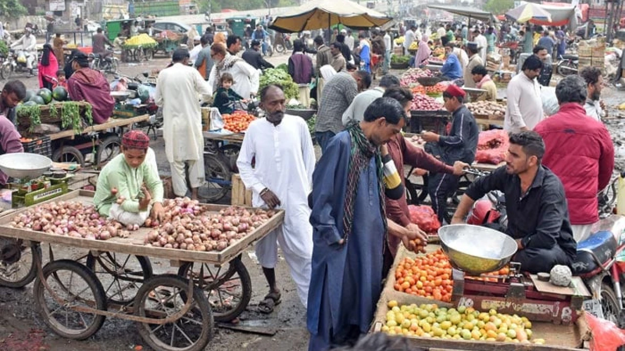 Inflation in Pakistan to hover between 13.5-14.5pc in May, says finance ministry