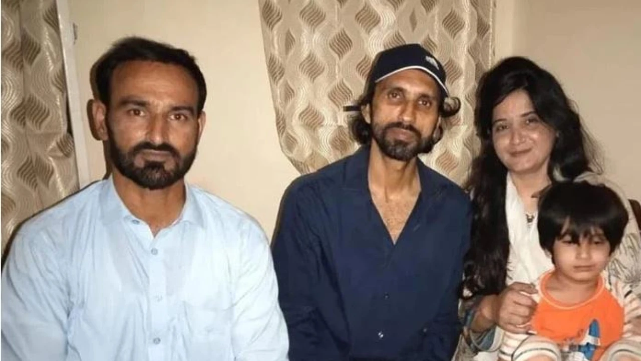 AJK police let family of Kashmiri poet Ahmed Farhad meet him