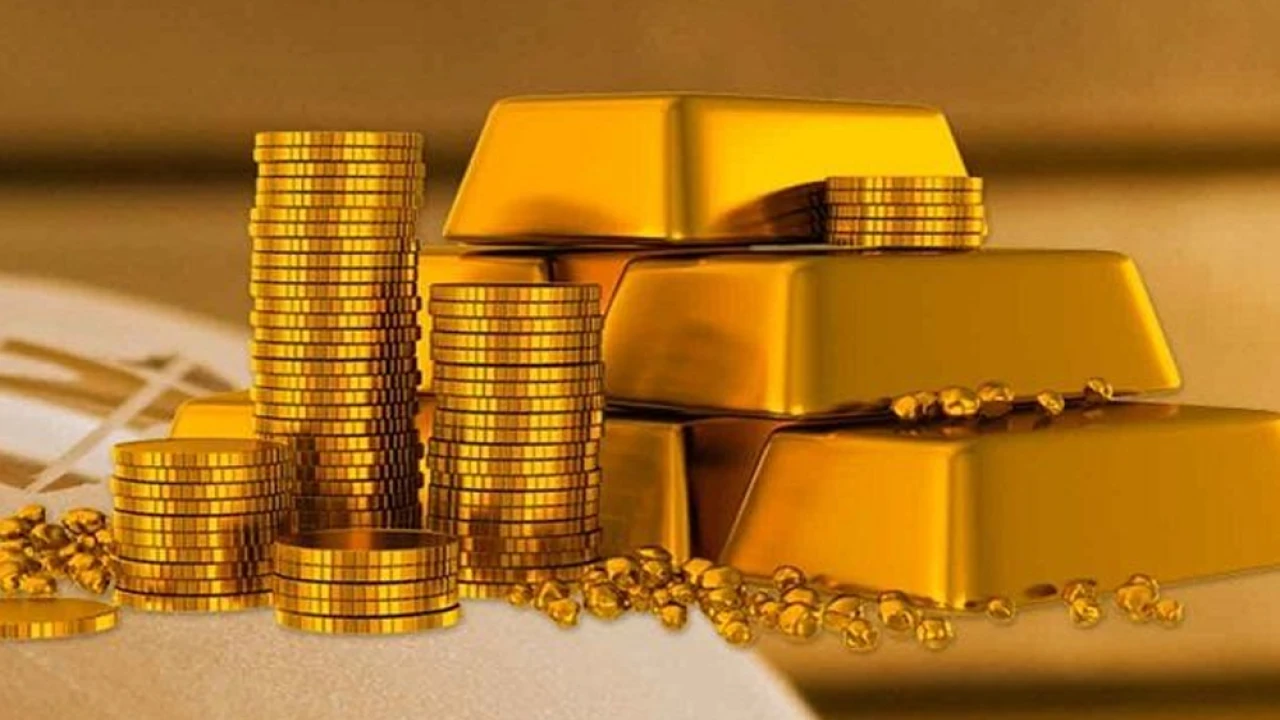 Gold price falls by Rs1,500 per tola today