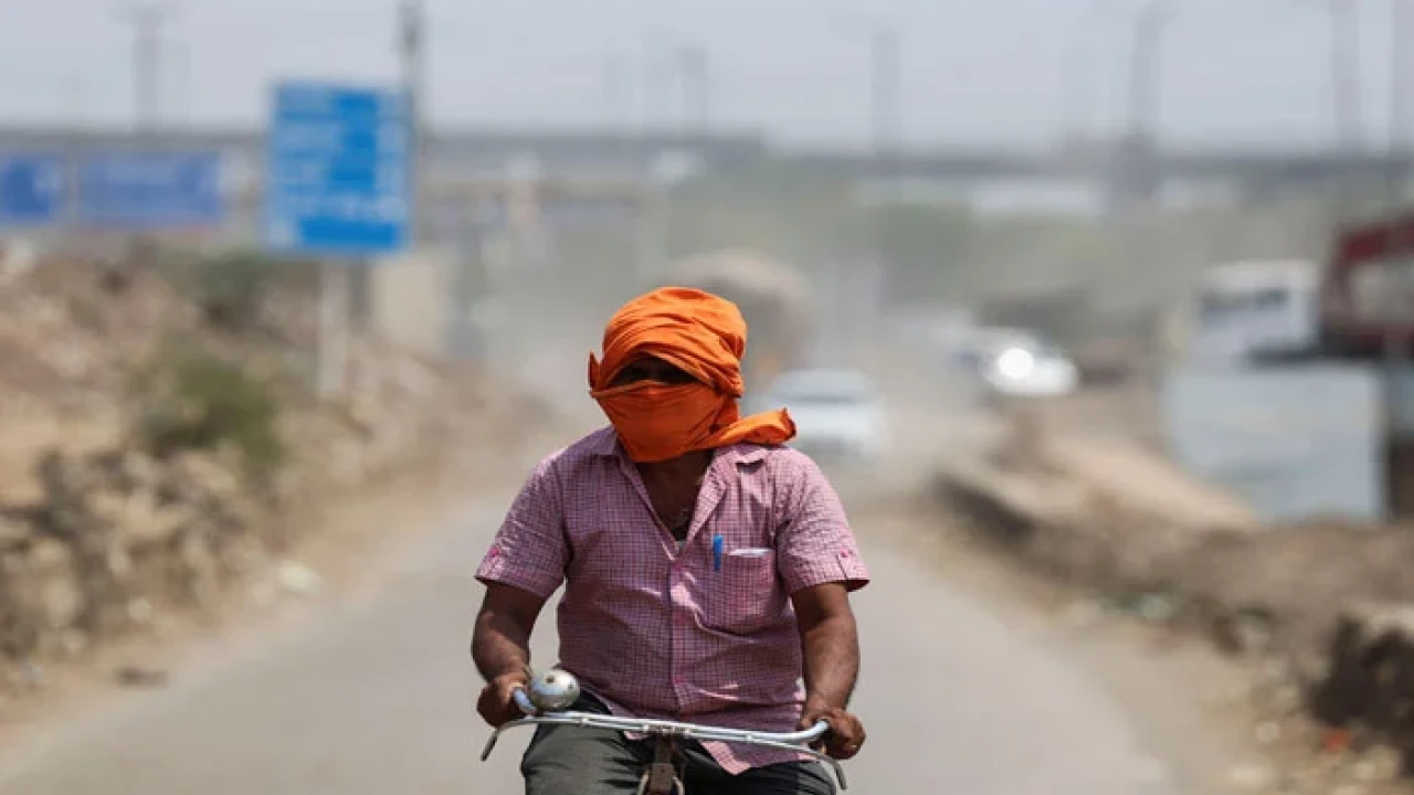 74 died to extreme heat in India 