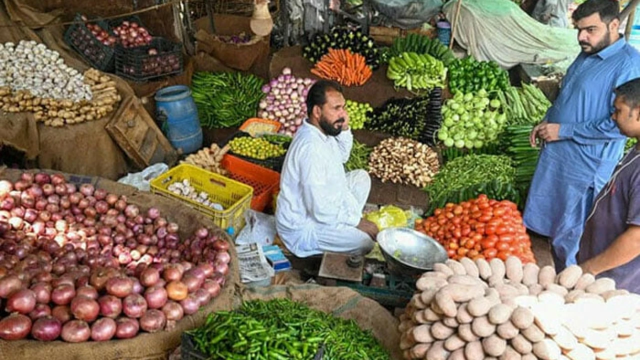 Inflation in Pakistan falls sharply, sets at 11pc 