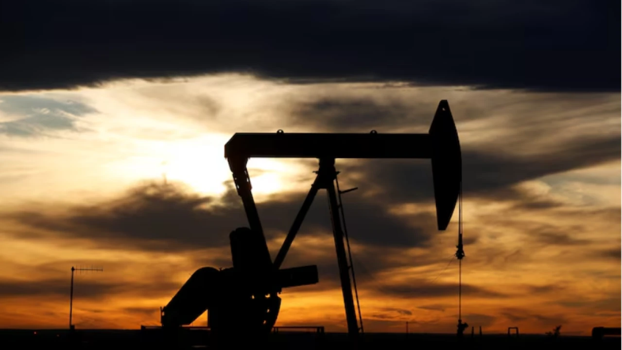 Oil tumbles up to 1pc on worries of supply rising later in 2024