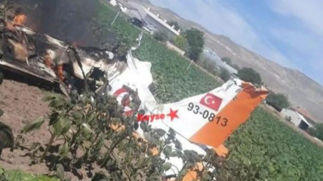 Two pilots killed in Turkiye military training plane crash