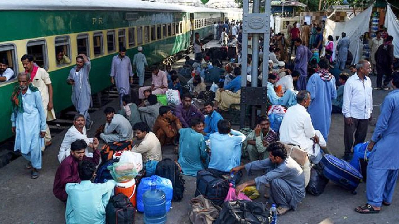 Pakistan Railways slashes fares by 25pc on Eid