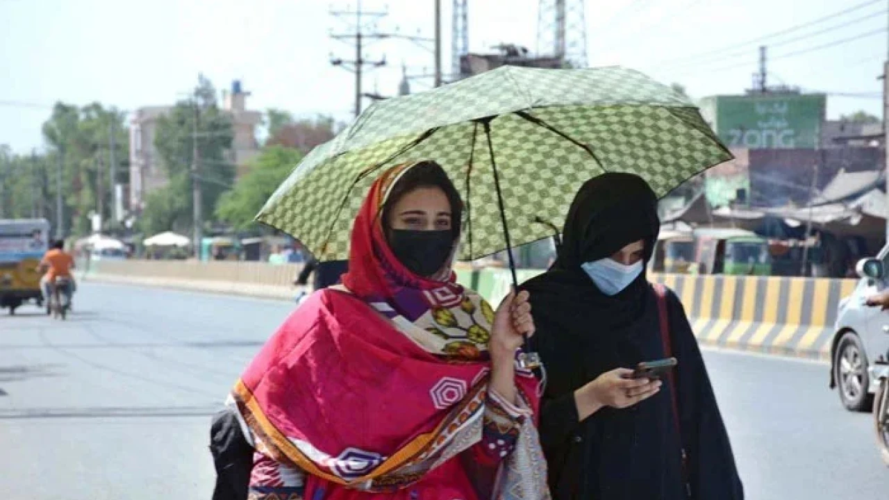 Heat likely to slightly intensify in Karachi today