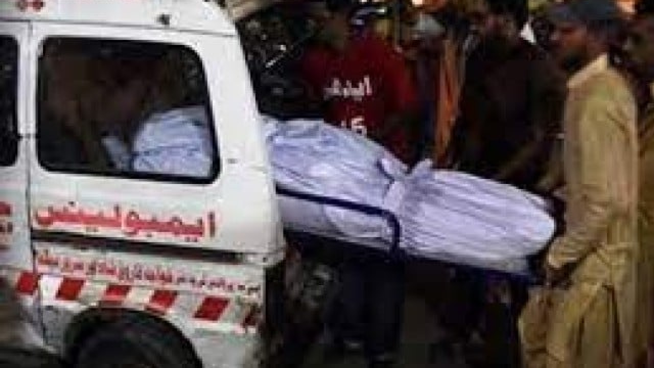 کراچی سے سکھر جانیوالی بس کو حادثہ، 4 مسافر جاں بحق،15 زخمی
