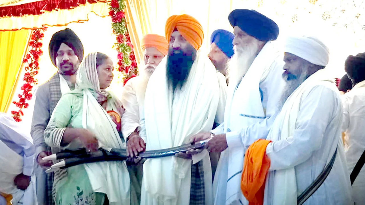 Sikh Yatrees attend death anniversary of Guru Arjan Dev Ji at Gurdwara Dera Sahib