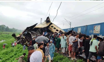13 killed in collision between passenger, freight trains in Kolkata