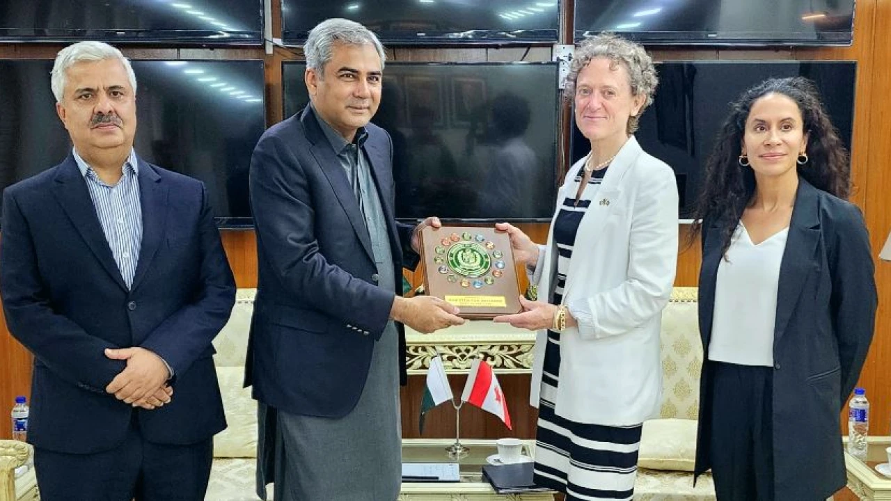 Interior Minister meets Canadian High Commissioner