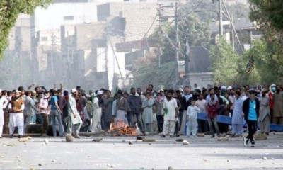 کراچی میں لوڈ شیڈنگ اور پانی کی عدم فراہمی پر شہریوں کا شدید احتجاج