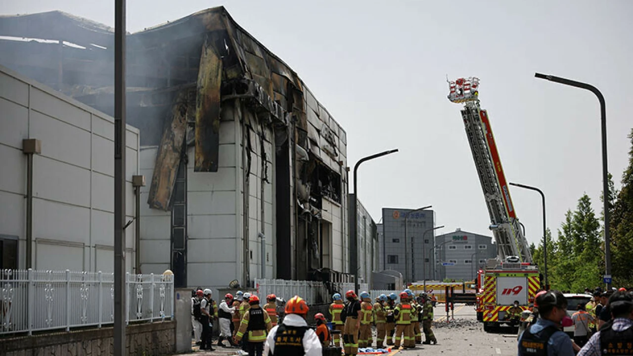 18 Chinese among 22 dead in South Korea battery plant fire