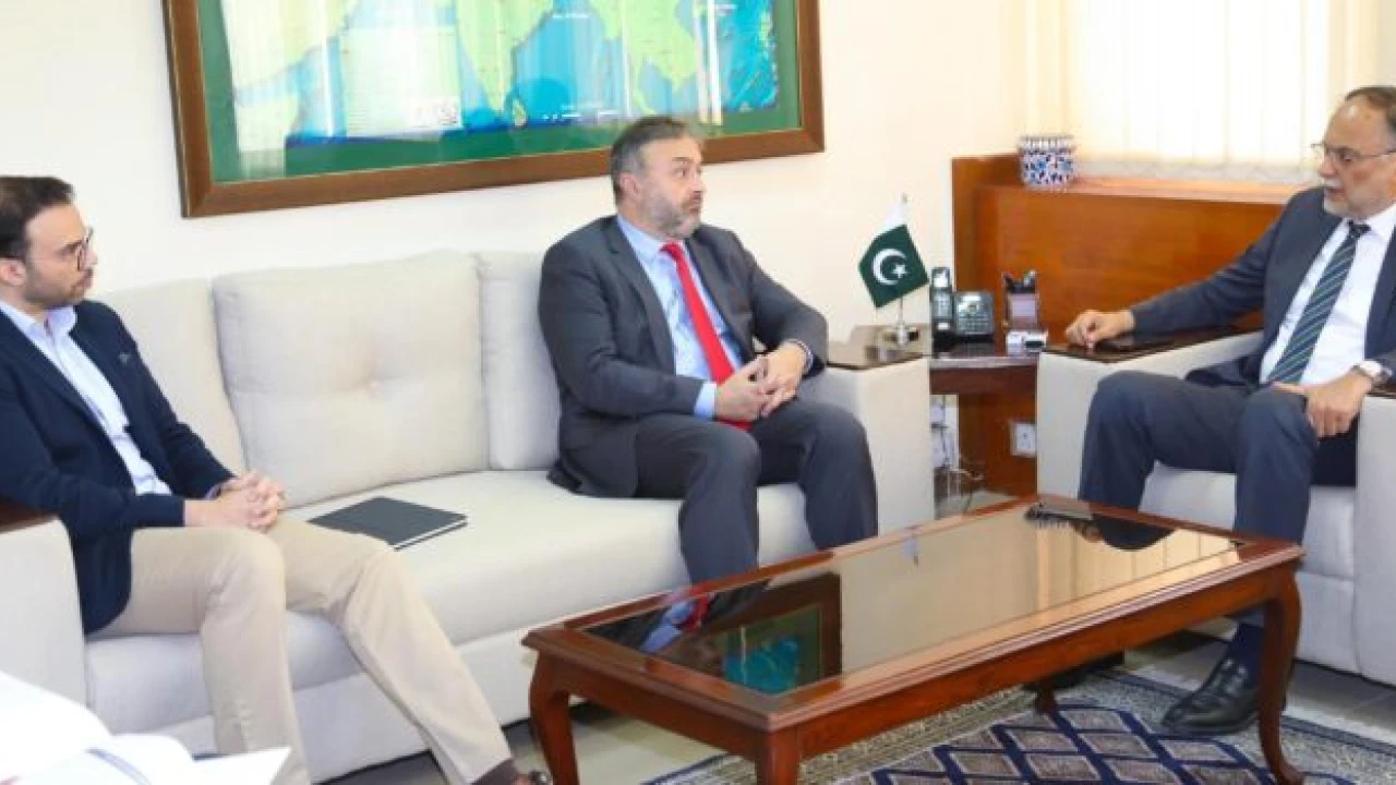 WB Country Director calls on Planning Minister, discusses ongoing projects