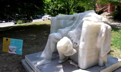 واشنگٹن میں شدید گرمی ،سابق امریکی صدر ابراہم لنکن کا مجسمہ پگھل گیا