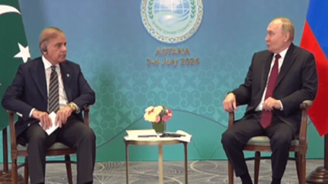 وزیراعظم شہباز شریف اور روس کے صدر پیوٹن کی ملاقات