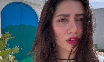 Mahira Khan storms into social media by heart-touching attire