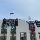 آسٹریلین پارلیمنٹ کی چھت پر فلسطین کے حق میں بینرز آویزاں