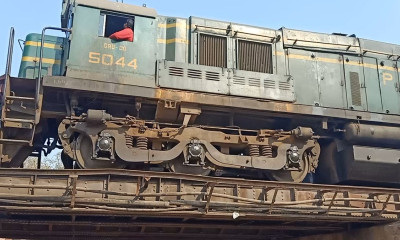 لاہور :ٹرک کی ٹکر سے ریلوے ٹریک متاثر