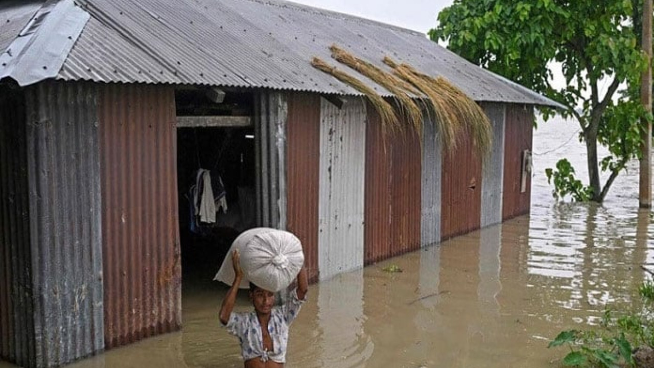 بھارت کا اقتصادی مرکز ممبئی شدید بارشوں کے باعث زیرآب