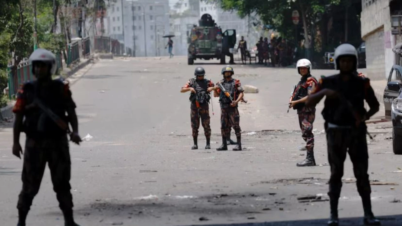 Bangladesh govt enforces curfew to quell protestors