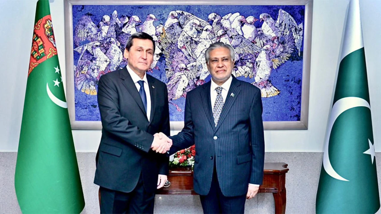 Dar welcomes Turkmenistan's FM at Foreign Office to hold talks
