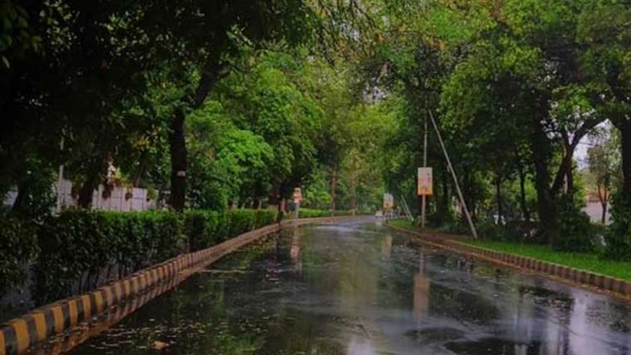 Weather turns pleasant after rains in Lahore, other cities
