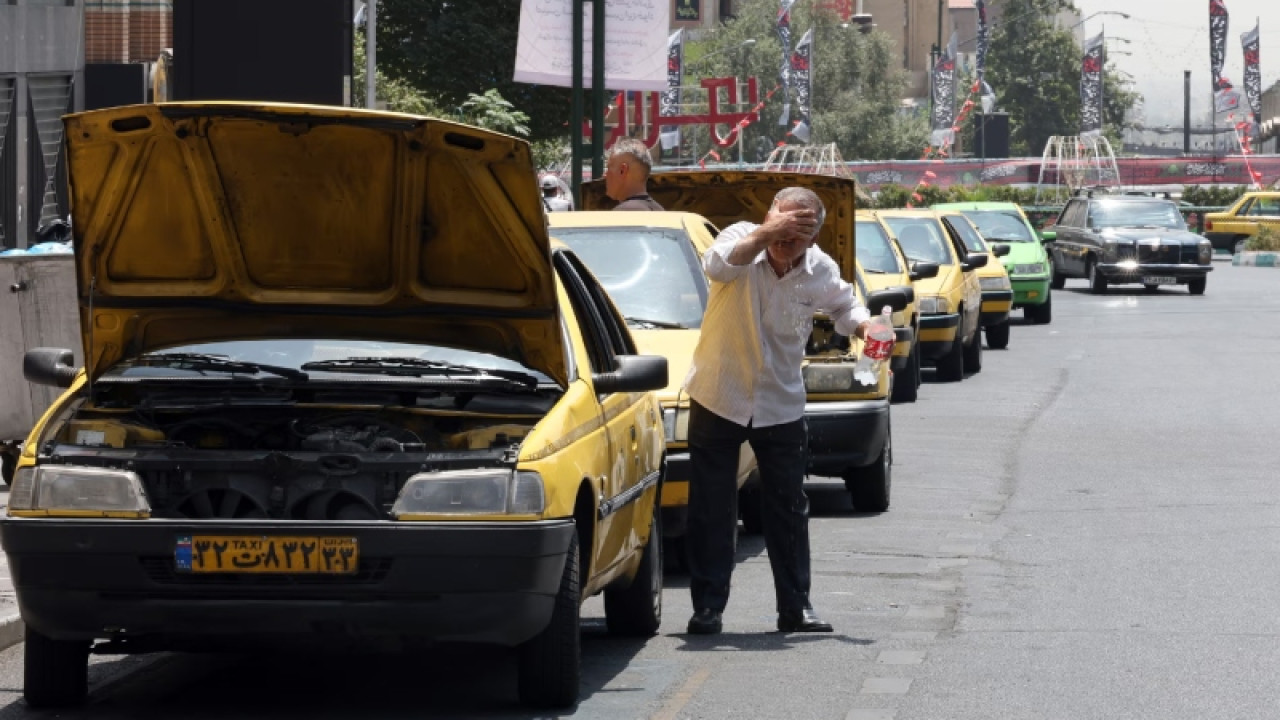ایران میں شدید گرمی کی لہر، سرکاری دفاتر میں تعطیل