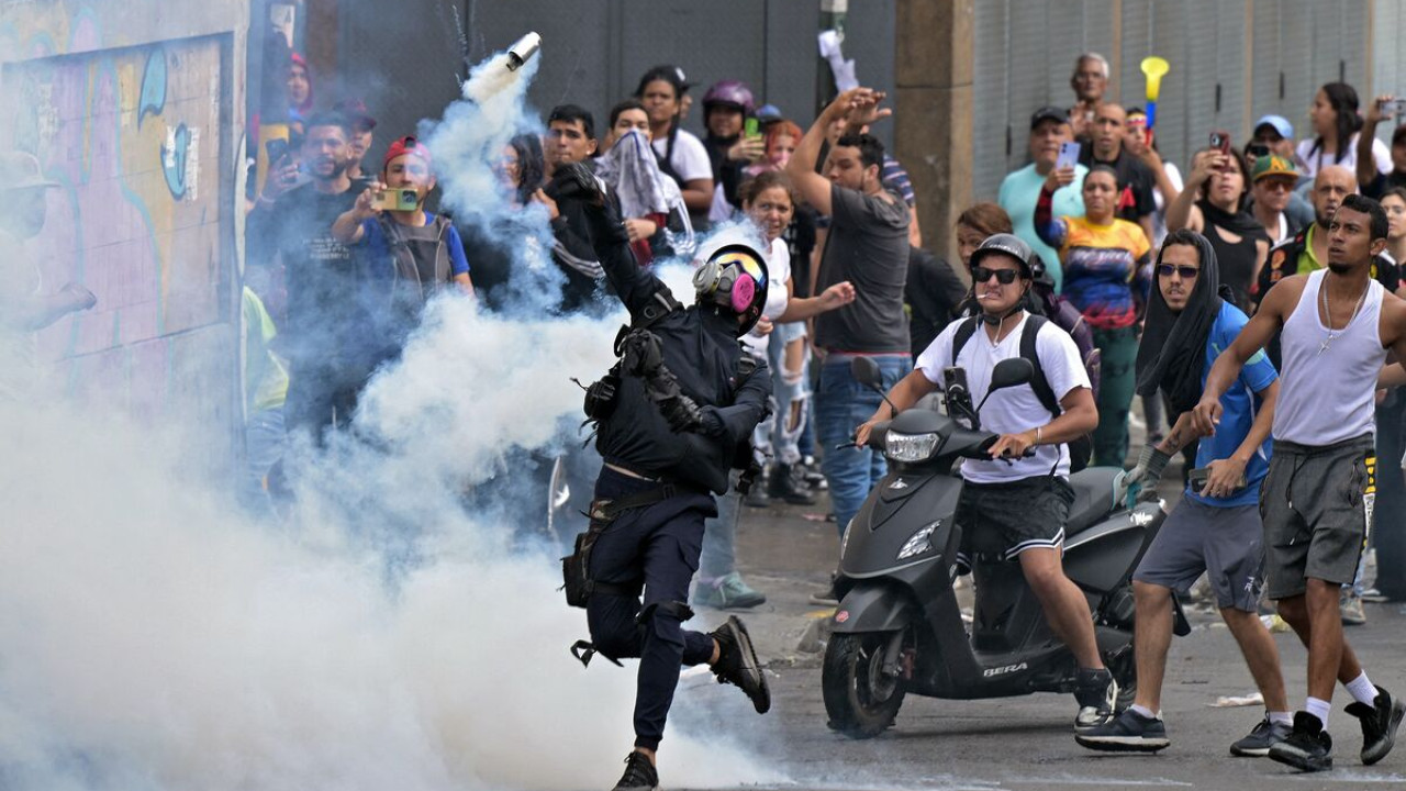  وینزویلا: متنازعہ انتخابات کے نتائج کے خلاف عوامی احتجاج اور شدید جھڑپیں