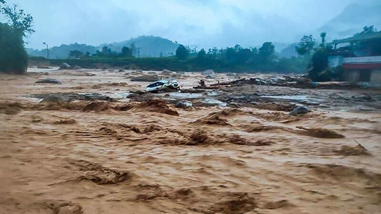 Landslides by monsoon rains in India take 93 lives