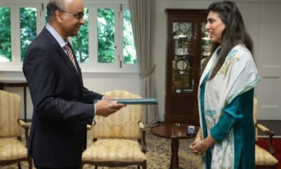 Pakistan’s envoy presents diplomatic credentials to Singapore president