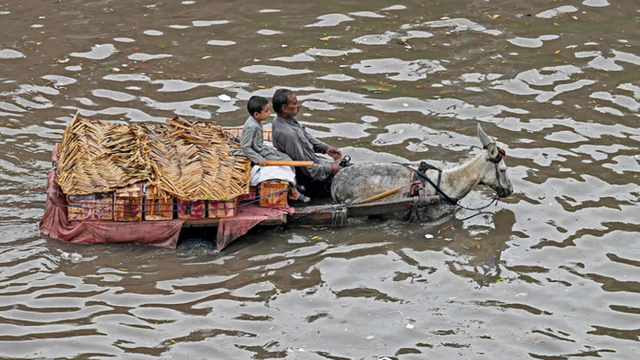 More than 350mm rainfall lashes Lahore, breaks 44-year record